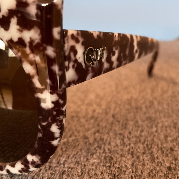 Quay sunglasses cat-eye. Perfect condition! No bothersome plastic nose grips - Picture 4 of 6